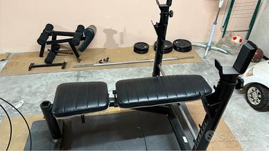 Panca con bilanciere ed 80kg di pesi