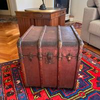 Antico baule da viaggio