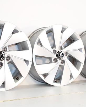 4 Cerchi Originali GOLF 8 - 17" + Sped Gratis
