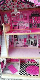 Casa delle bambole in legno