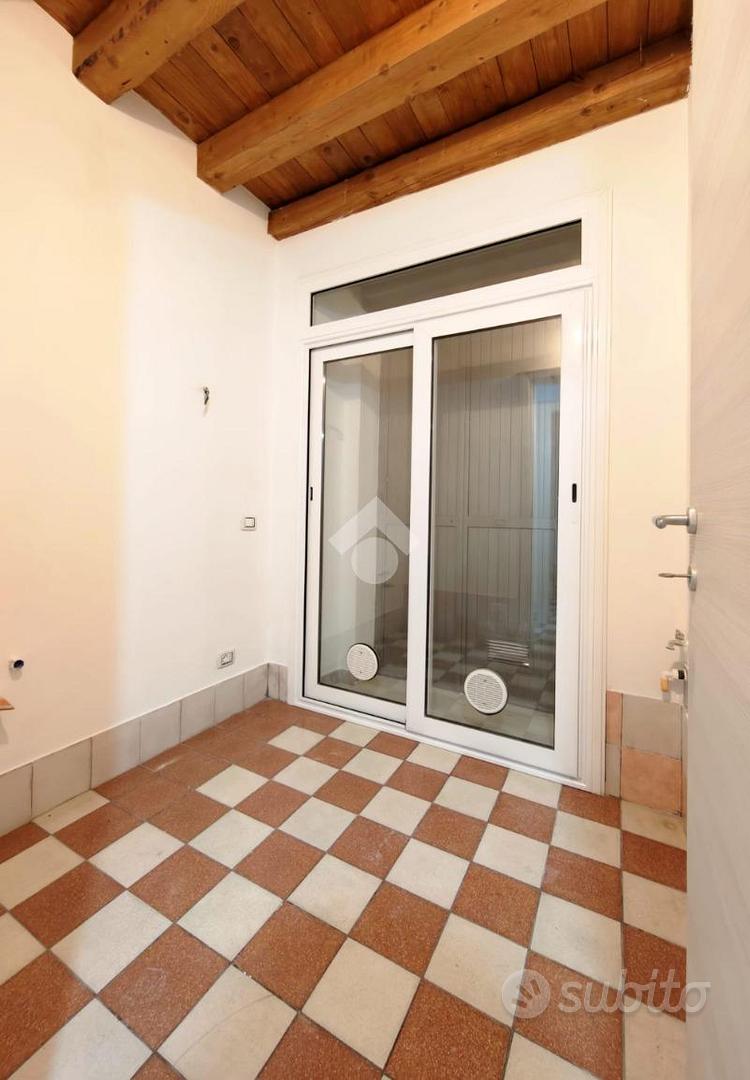 2 LOCALI A PALERMO - Vista 6