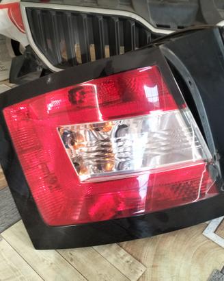 fanali posteriori Skoda fabia 