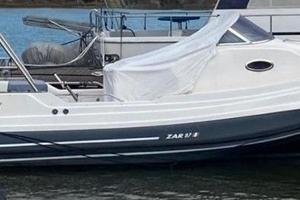 Zar 97 Skydeck + 2x300hp Yamaha (tutto 2010)