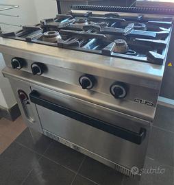 cucina 4 fuochi a gas con forno Mbm seminuova 