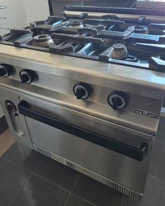 cucina 4 fuochi a gas con forno Mbm seminuova 