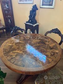 Tavolo rotondo periodo  storico 1800in radica