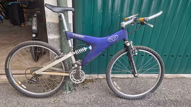Trek Y11