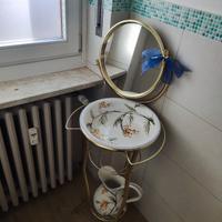 Toilette con specchio 