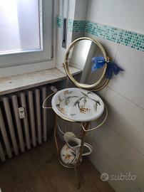 Toilette con specchio 