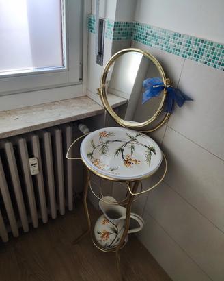 Toilette con specchio 