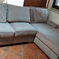 Divano familiare grigio
