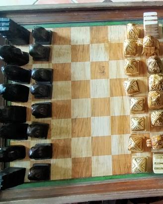 Gioco scacchi anni 70. Replica scacchi tipo Lewis 