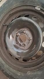 Gomme invernali con cerchioni i ferro 165 65 R15