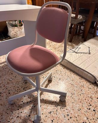 Scrivania IKEA + Sedia rotante