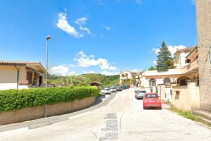 Sacrofano spazioso monolocale arredato