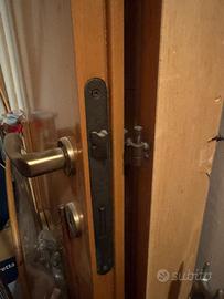 Porta in legno nuovissia completa di tutto
