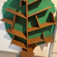 libreria ad albero in legno