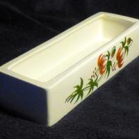 Bacinella di ceramica e sfera di quarzo