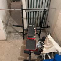 Panca con bilanciere e sbarra per le trazioni