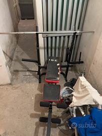 Panca con bilanciere e sbarra per le trazioni