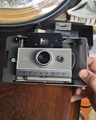 Titolo: Polaroid Automatic 240 Land Camera Vintage