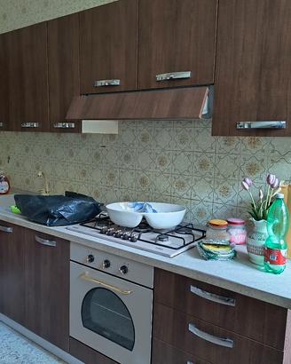 cucina completa di elettrodomestici 