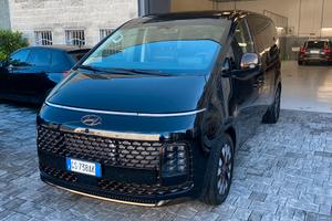 Hyundai Staria luxury 2.2d 4x4