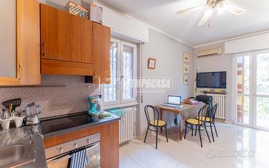 MONOLOCALE CON AMPIO TERRAZZO