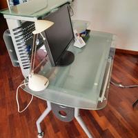 scrivania porta computer in vetro temperato
