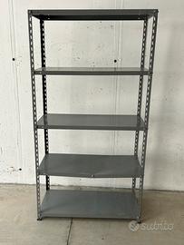 Scafalatura in metallo