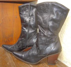 stivali donna n. 40