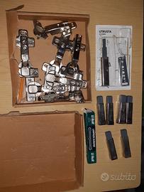 Cerniere, ammortizzatori, ganci zoccoli pensili