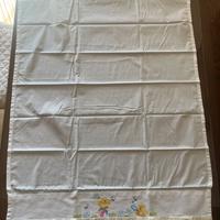 lenzuolo per carrozzino ricamato a mano