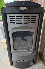 Anselmo Cola stufa pellet 110D LAURA