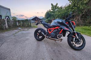 KTM Superduke r 1290 2021