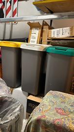 Bidoni piccoli per la raccolta differenziata