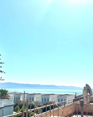 Appartamento bilivelli - ampia terrazza vista mare
