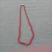 Collana in corallo con fermaglio in oro