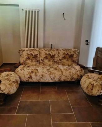 Poltrone e divano