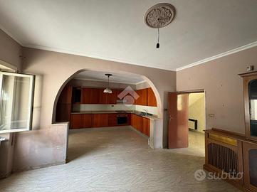 CASA INDIPENDENTE A ISOLA DEL LIRI