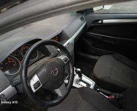 OPEL Astra - 2009