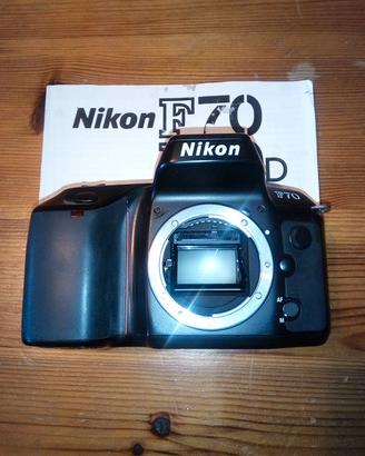 NIKON F 70 FOTOCAMERA REFLEX A PELLICOLA