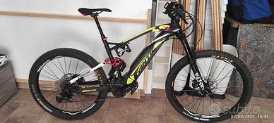 ebike bi-ammortizzata FANTIC XF1