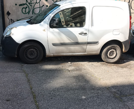 Renault kangoo da sistemare