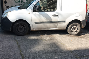 Renault kangoo appena revisionata