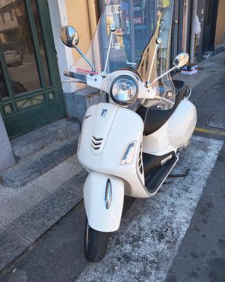 vespa 300 GTS super