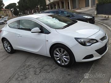 Opel astra gtc