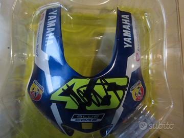 V.Rossi cupolino con autografo Yamaha scala 1:4