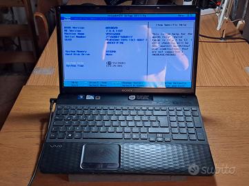 Portatile Sony VAIO 8GB memoria