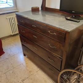 Cassettiera inizio 900 con specchio e marmo
